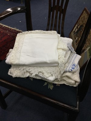 Lot 554 - A LOT OF LINEN AND LACE