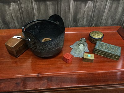 Lot 567 - A LOT OF BRASS AND COPPER ITEMS