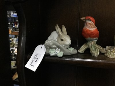 Lot 569 - A LLADRO FIGURE OF A RABBIT AND OTHER ITEMS