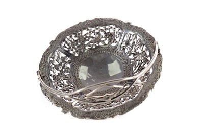 Lot 715 - A CHINESE SILVER DISH