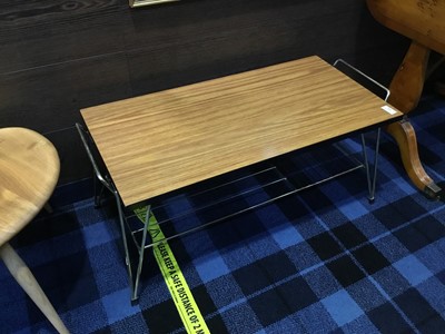 Lot 190 - A RETRO COFFEE TABLE