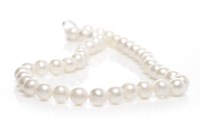 Lot 192 - PEARL NECKLACE formed by spherical pearls,...