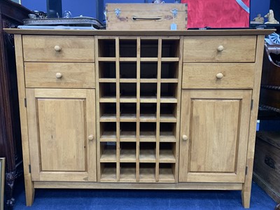 Lot 197 - A LIGHT OAK SIDEBOARD