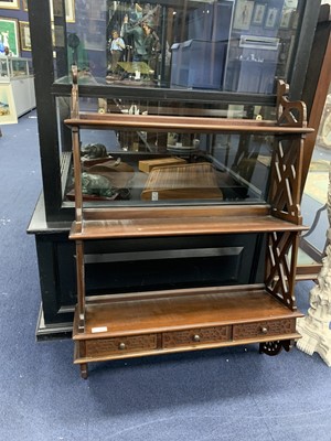 Lot 208 - A MAHOGANY WALL HANGING SHELF UNIT