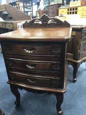 Lot 202 - A PAIR OF REPRODUCTION BEDSIDE CHESTS