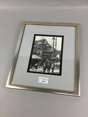 Lot 105 - A LOT OF ARCHITECTURAL PICTURES