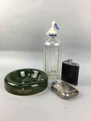 Lot 39 - A VINTAGE SODA SYPHON ALONG WITH A COURVOISIER ASHTRAY AND ASSORTED COLLECTABLES