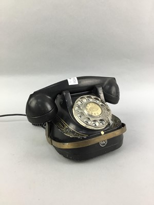 Lot 230 - AN ANVERSE BELGIQUE BELL TELEPHONE AND A VINTAGE RADIO