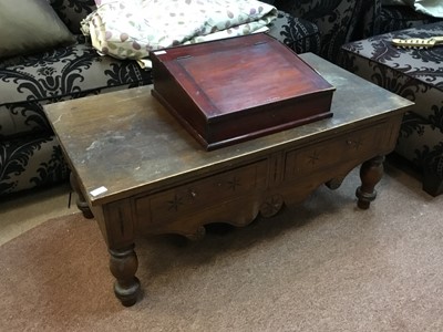 Lot 267 - AN EARLY 20TH CENTURY COFFEE TABLE AND A LAP DESK