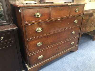 Lot 271 - A MAHOGANY CHEST OF DRAWERS