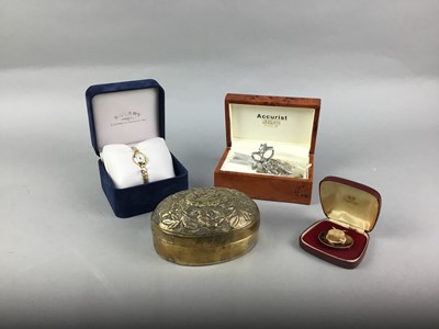 Lot 70 - A COLLECTION OF COSTUME JEWELLERY AND OTHER ITEMS