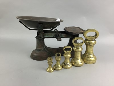 Lot 275 - AN EARLY 20TH CENTURY SET OF SCALES