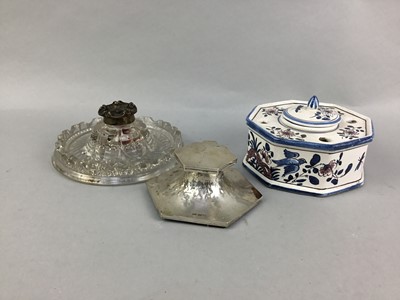 Lot 287 - A LOT OF INKWELLS