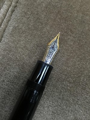 Lot 8 - A MONT BLANC PEN AND INK BOTTLE