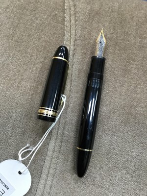 Lot 8 - A MONT BLANC PEN AND INK BOTTLE