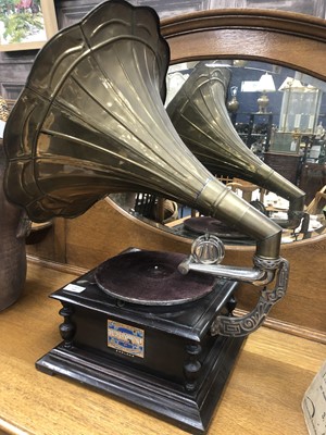 Lot 395 - A 'JANSONS PATENT GRAMOPHONE CO' POWER AND BEAUTY DUPLOPHONE