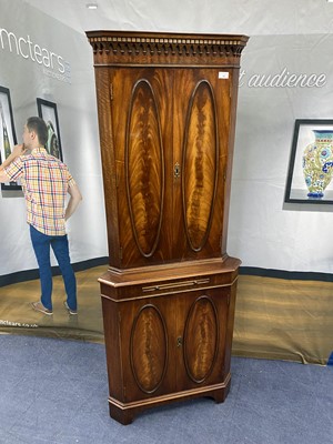 Lot 399 - A MAHOGANY CORNER CUPBOARD