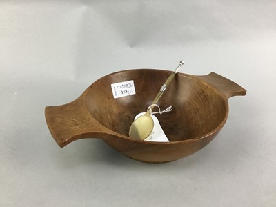 Lot 158 - A LARGE WALNUT QUAICH AND HORN SPOON