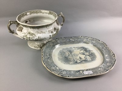 Lot 189 - A LOT OF CERAMICS INCLUDING AN A J. & M. P. BELL 'WARWICK VASE' MEAT DISH AND OTHERS