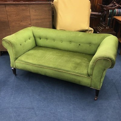 Lot 408 - A MODERN CHESTERFIELD SETTEE