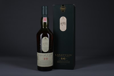 Lot 1368 - LAGAVULIN AGED 16 YEARS WHITE HORSE DISTILLERS