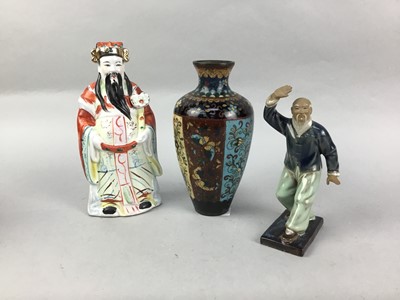 Lot 463 - A CLOISONNE ENAMEL VASE AND OTHER ASIAN CERAMICS