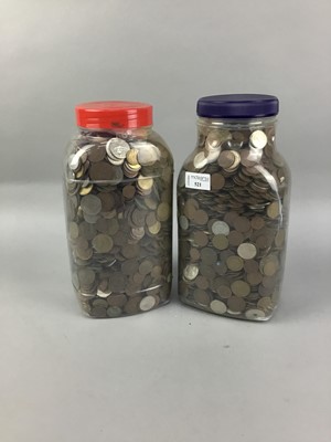 Lot 521 - A LOT OF VINTAGE COINS AND TOKENS