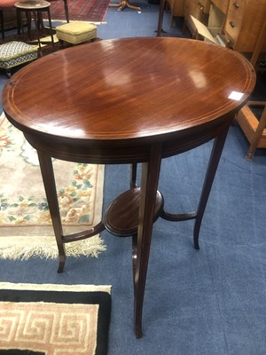 Lot 357 - AN EDWARDIAN INLAID MAHOGANY OVAL OCCASIONAL TABLE