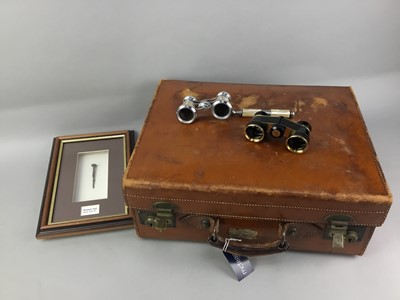 Lot 384 - A VINTAGE BROWN LEATHER CASE AND OTHER ITEMS