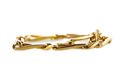 Lot 343 - A GOLD BRACELET