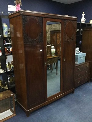 Lot 405 - A 20TH CENTURY MAHOGANY MIRROR DOOR WARDROBE