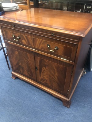 Lot 586 - A REPRODUCTION MAHOGANY MUSIC CABINET