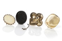 Lot 333 - LOT OF FOUR VICTORIAN BROOCHES including agate,...