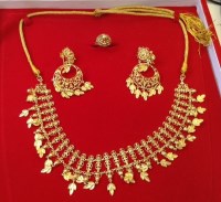 Lot 360 - HIGH CARAT GOLD WEDDING JEWELLERY SET...