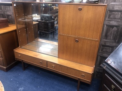 Lot 205A - A RETRO DISPLAY CABINET