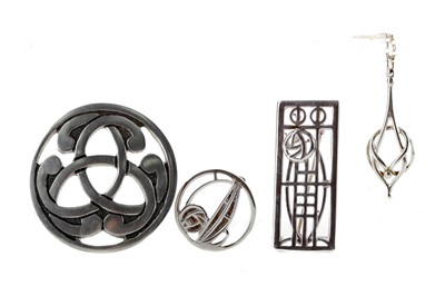 Lot 436 - AN OLA GORIE PENDANT ALONG WITH TWO RENNIE MACKINTOSH BROOCHES AND A PEWTER BROOCH