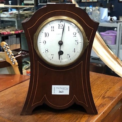 Lot 263 - AN EDWARDIAN MAHOGANY CASED MANTEL CLOCK