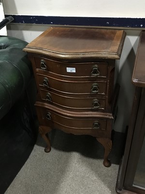 Lot 285 - A MAHOGANY CHEST OF FOUR DRAWERS