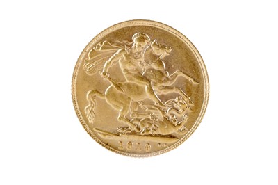 Lot 113 - AN EDWARD VII (1901 - 1910) GOLD SOVEREIGN DATED 1910