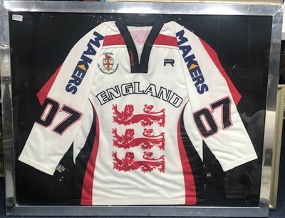 Lot 99 - AN ENGLAND NATIONAL ICE HOCKEY JERSEY