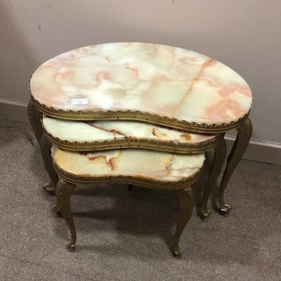 Lot 332 - A NEST OF THREE KIDNEY SHAPED TABLES WITH ONYX TOPS