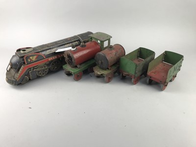 Lot 199 - A TINPLATE TRAIN