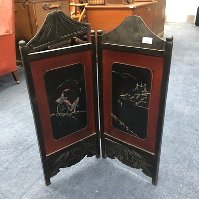 Lot 206 - A JAPANESE TWO PANEL FIRESCREEN