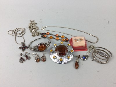 Lot 10 - A LOT OF SILVER AND OTHER COSTUME JEWELLERY