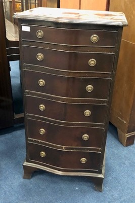 Lot 406 - A REPRODUCTION MAHOGANY SERPENTINE FRONTED CHEST OF SIX DRAWERS