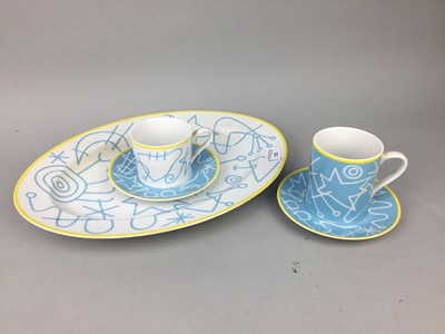 Lot 522 - A MODERN JAPANESE PART TEA AND DINNER SERVICE