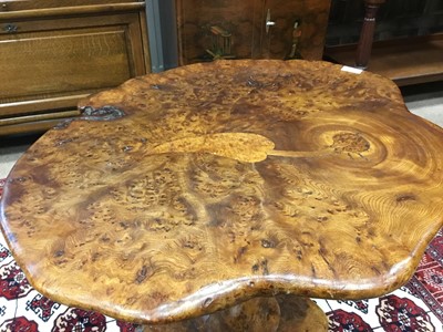 Lot 1640 - A 20TH CENTURY BURR ELM OCCASIONAL TABLE