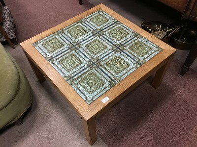 Lot 576 - A RETRO TILE TOPPED COFFEE TABLE