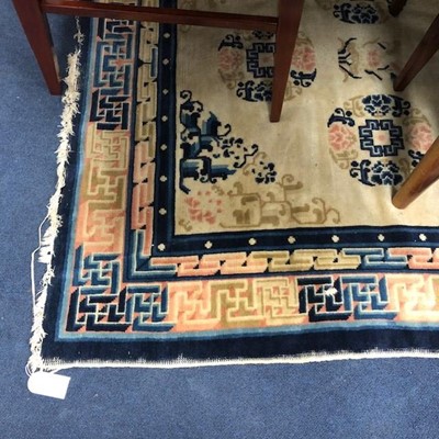 Lot 8 - A 20TH CENTURY CHINESE STYLE RUG