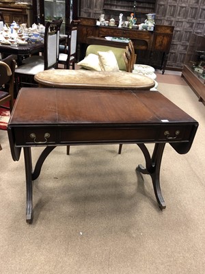 Lot 592 - A MAHOGANY REPRODUCTION SOFA TABLE